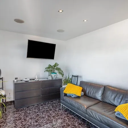 Welcome To The Relax Zone Apartment